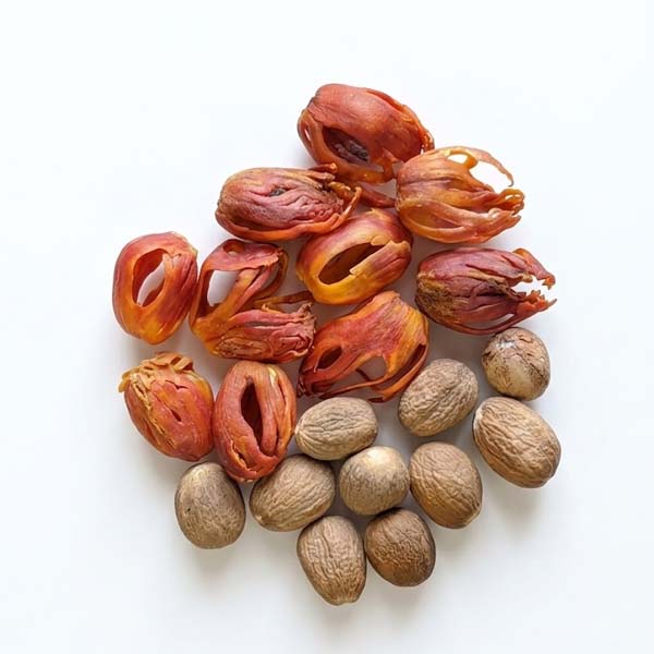 NUTMEG WITH SHELL 2